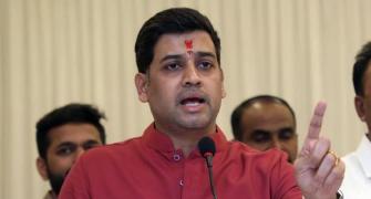 Furore over Maha CM's son entering Mahakal temple 