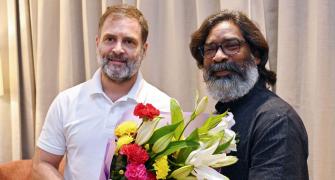 Cong-JMM announce seat deal, RJD 'disappointed'