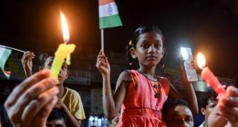 Kolkata turns off lights to protest doctor's rape