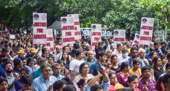 After 2-hr delay, meeting between Mamata, docs begins