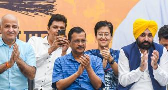 Kejriwal to quit tomorrow, AAP MLAs to pick new CM