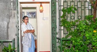 Mamata invites docs for '5th and final time' for talks