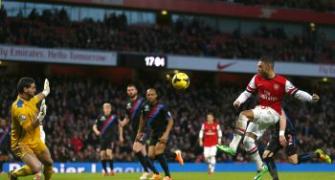Arsenal back on top as Liverpool slip up