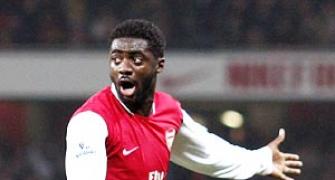 Manchester City sign Arsenal defender Toure