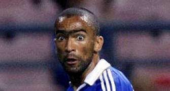 Chelsea's Bosingwa out for three months