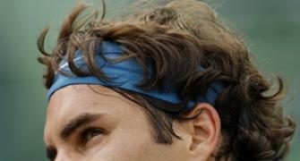 Federer to face Del Potro, Murray at Tour finals