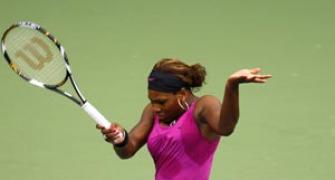 Serena stutters as number one duel begins