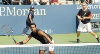 Paes stays on course for title