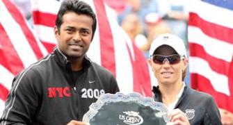 Paes-Black go down tamely in mixed doubles final