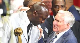 Michael Jordan inducted into Basketball Hall of Fame