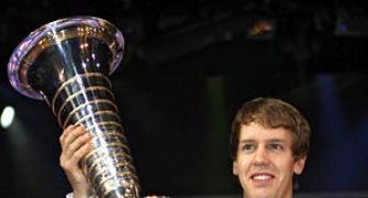 Vettel handed trophy, Korean GP wins award