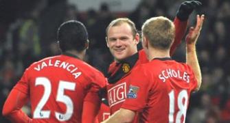 Rampant Rooney leads Man United to victory