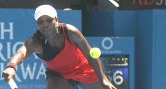 Dominant Serena sends ominous warning to rivals