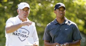 Tiger Woods' caddie set to walk out on him?