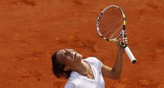 Schiavone tames Stosur to win French Open