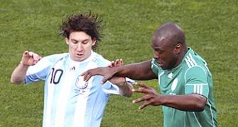 Messi torments Nigeria in Argentina win