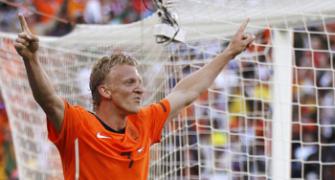 Netherlands ease past Denmark