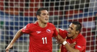 Images: Chile win as Swiss defence finally cracks