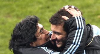 Argentina show more bite after Maradona cuts teeth