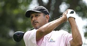 Jeev slips to 99th in golf rankings
