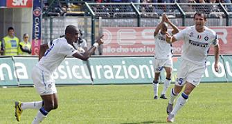 Eto'o silences racist chants in Inter win