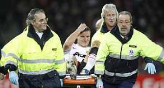 Manchester United defender Vidic out for the season