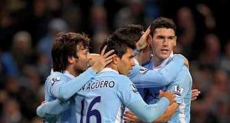 Manchester rivals win as City stay top for Christmas