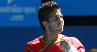 Verdasco overpowers Del Potro to reach final