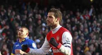 FA Cup: Late Fabregas penalty rescues Arsenal