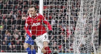 EPL Images: Berbatov, Van Persie make it Super Saturday