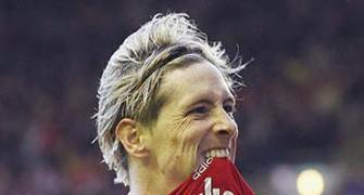 Liverpool deny Torres request, agree Suarez deal