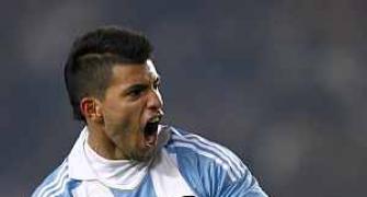 Aguero rescues Argentina in Copa America