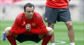 Berbatov keen to fight for Man United place