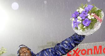 Usain Bolt dazzles in drizzly Oslo