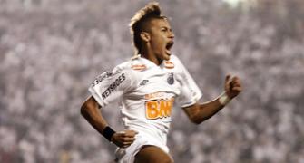 Santos edge Penarol to claim Libertadores Cup