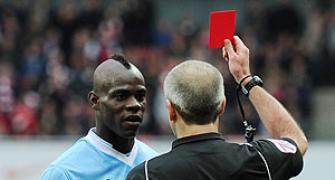 Balotelli apologises for red card against Arsenal