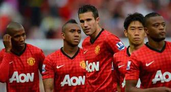 United rely on Van Persie in Rooney's absence