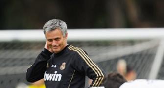 Mourinho to face disgruntled Real Madrid fans alone