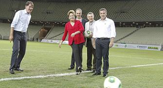 Brazil unveils first stadium for 2014 World Cup