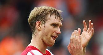 Arsenal defender Mertesacker out with injury