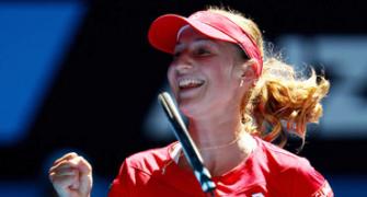 Australian Open: Serena stunned by Makarova