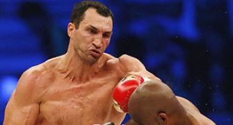 Klitschko stops Thompson in round six