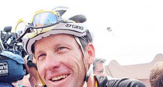 Armstrong suit against anti-doping agency hits roadblock