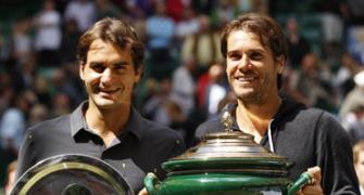 Halle Open: Haas shocks Federer to win battle of over-30s