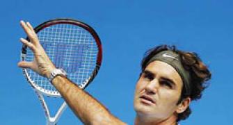 Federer beats Murray for fifth Dubai title