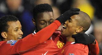 EPL PHOTOS: Ruthless United slay Spurs, Newcastle held