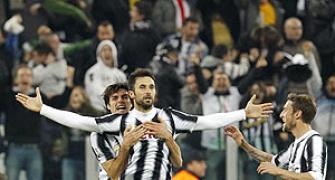 Vucinic helps Juventus book place in Italian Cup final