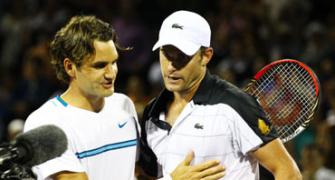 Miami Masters: Roddick ends Federer run, Djokovic advances