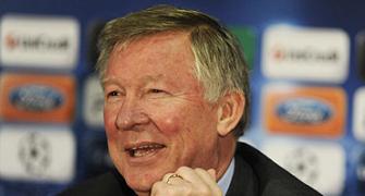 Ferguson to spend 100 million pounds to get new players