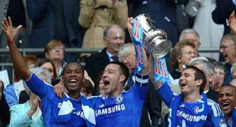 Old guard are picture perfect in Chelsea renaissance